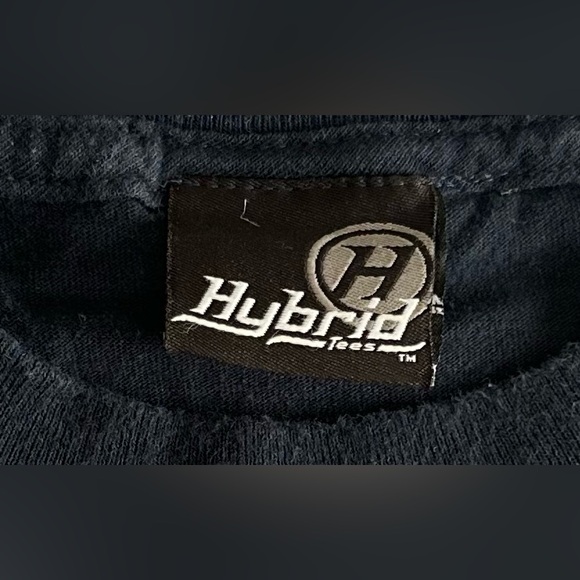 Hybrid Tees Car Wash Graphic T-Shirt Y2K Pinup Girl Muscle Car T-Shirt - Picture 7 of 8